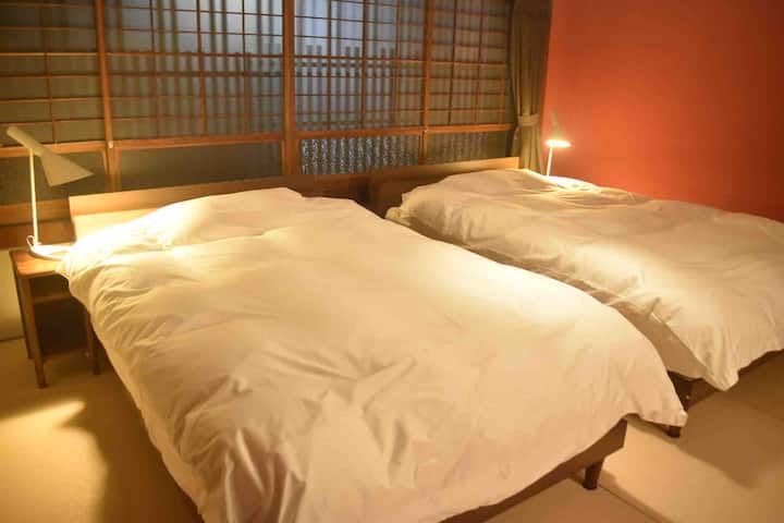 2 เตียงกึ่งคู่