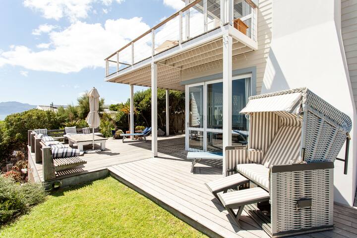 Pebbles-Beach House gallery image 3