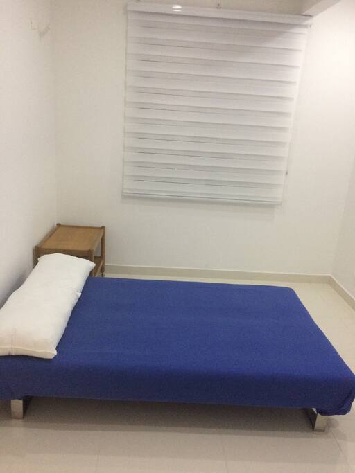 Alcoba principal cama semi doble