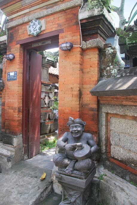 Gate