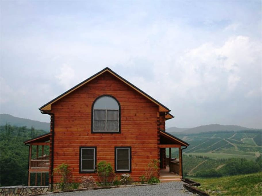 Large family cabin rental near Boone NC and Blowing Rock, NC .