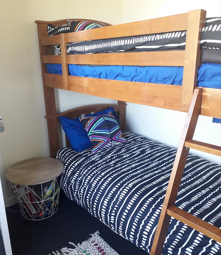 חדר קומותיים