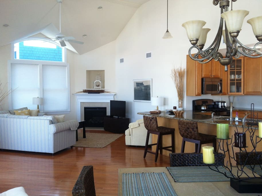Great room with working fireplace