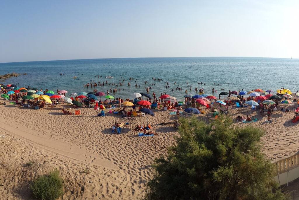 Panoramica della spiaggia, vista dalla mansarda.