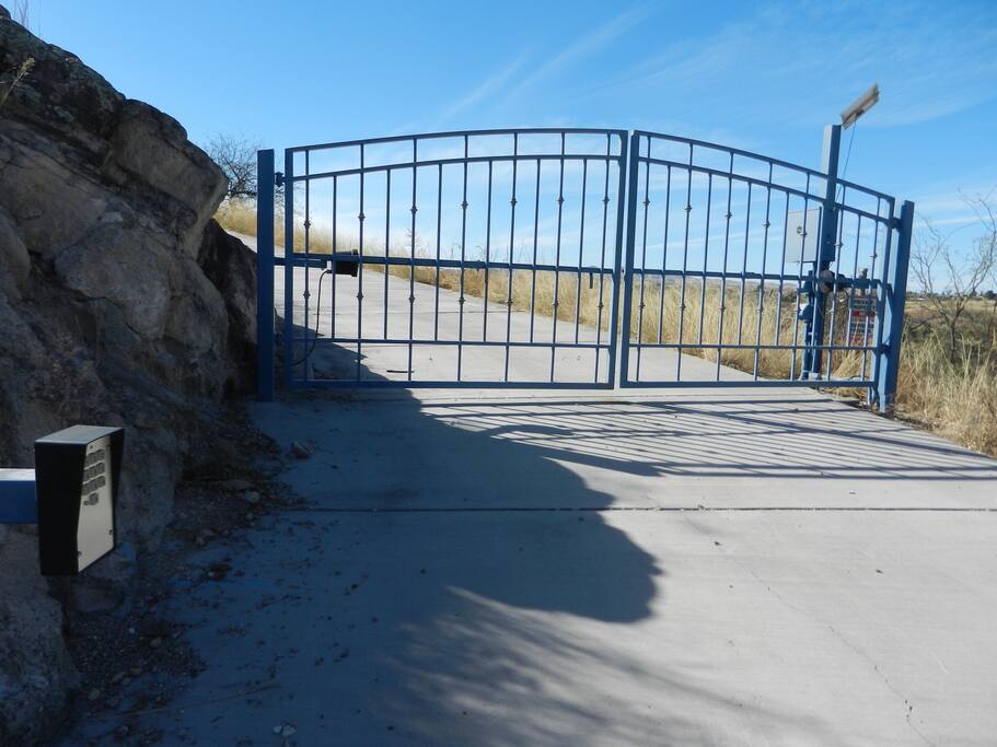 Automatic entry gate