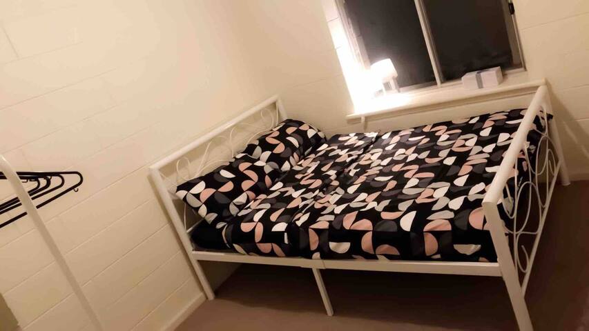 Double bedroom,  just a few mins to the CBD