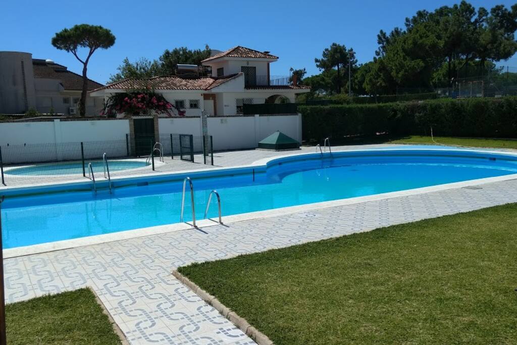 Piscina comunitaria de la Urbanización