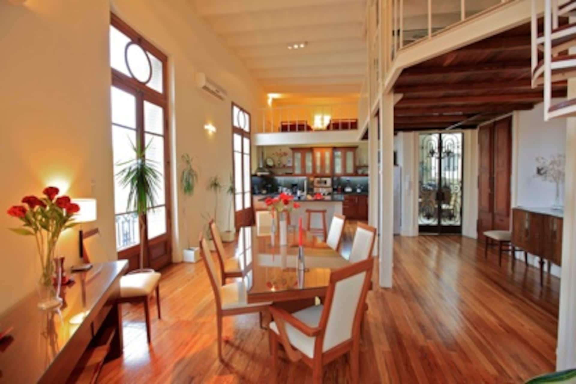 Apartamento com 4 dormitórios em San Telmo