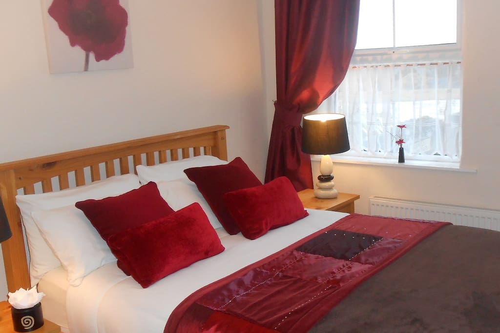 Pillowtop mattress, luxury linen and ensuite bathroom
