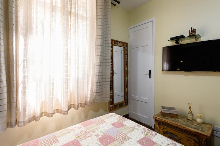 טלוויזיה בחדר השינה, גישה ישירה לחדר הרחצה