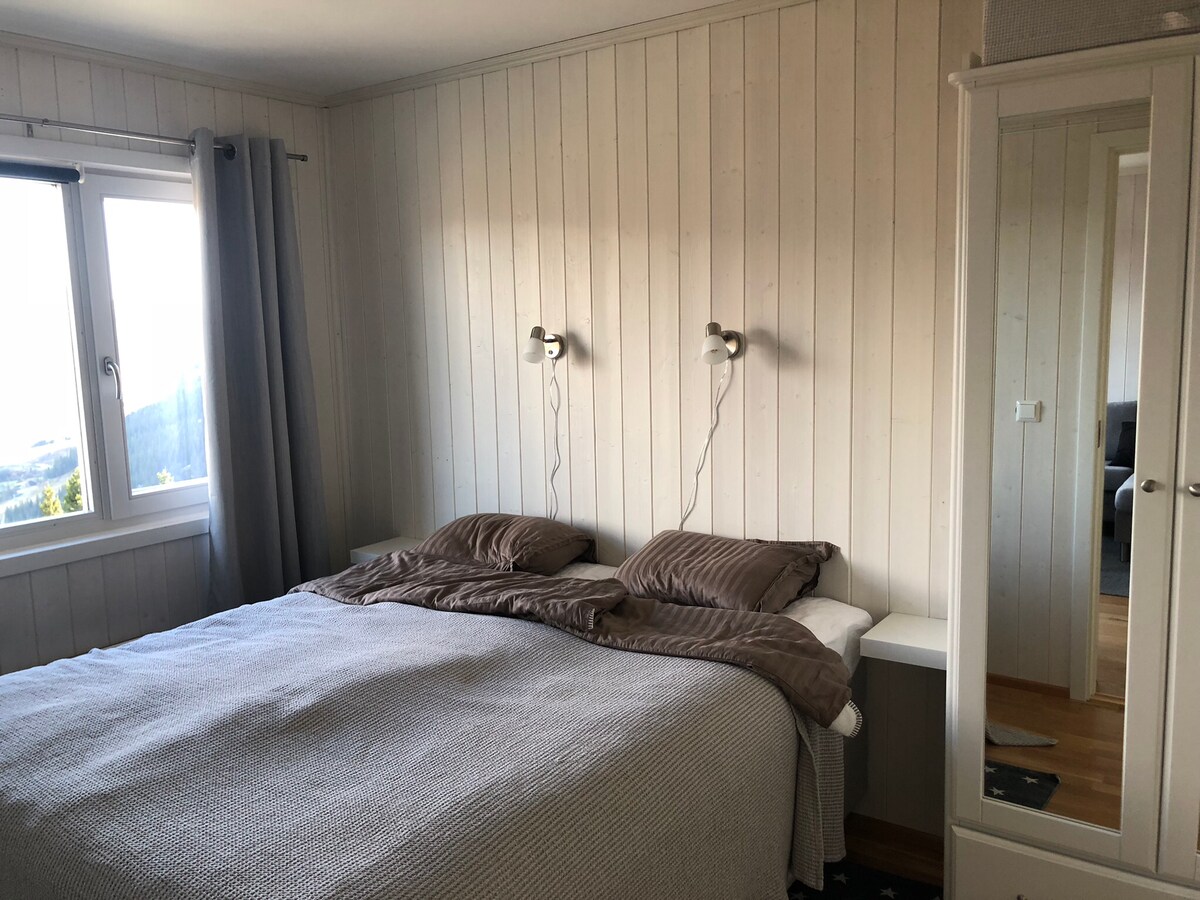 Chumba 1 cha kulala na kitanda cha watu wawili