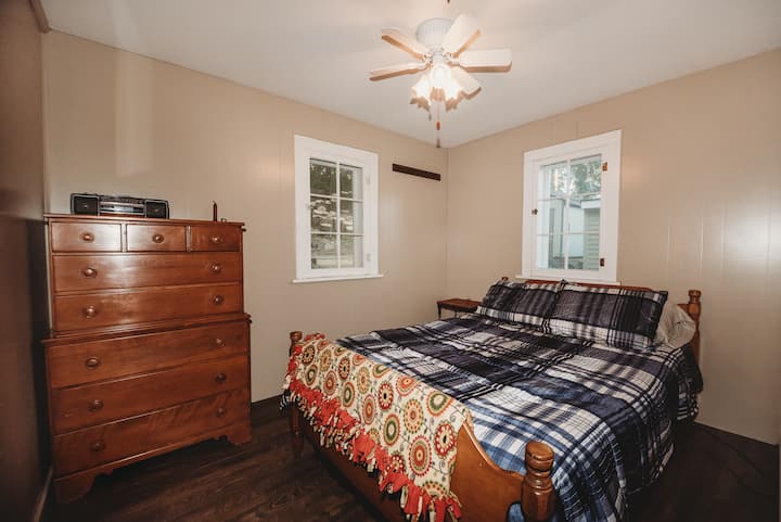 Голем кревет