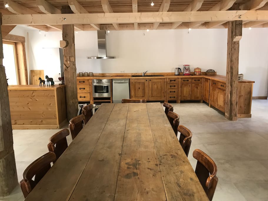 Cuisine et salle à manger - Location Samoëns - Ferme dans les Etoiles