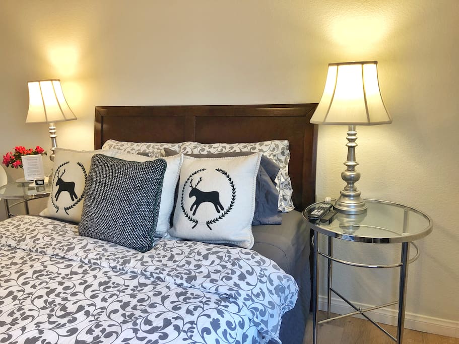 The guest Room - with Queen Bed and pillow top mattress. Very comfortable.
