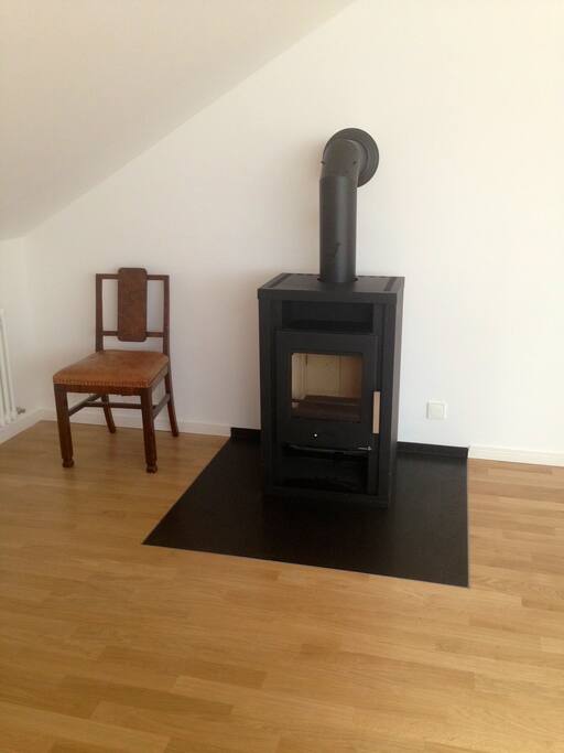 Wohnzimmer mit Kamin