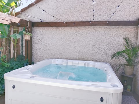 Villa with jacuzzi, 15 min from the capitol