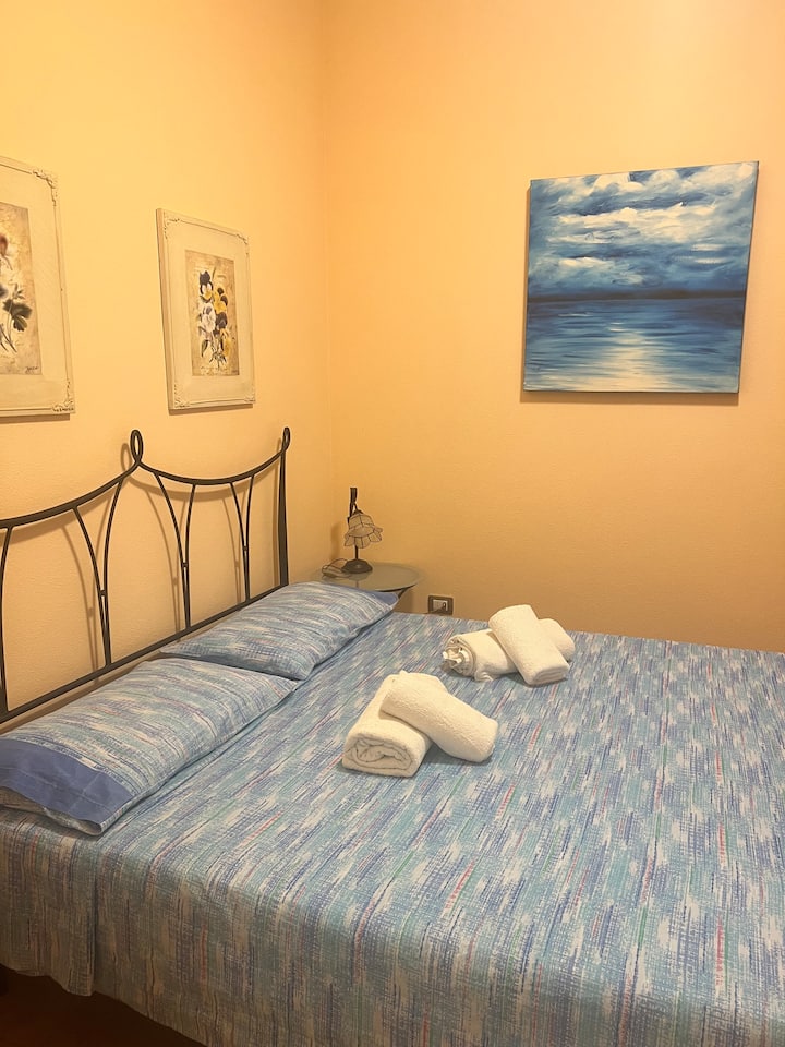 Spálňa s manželskou posteľou 