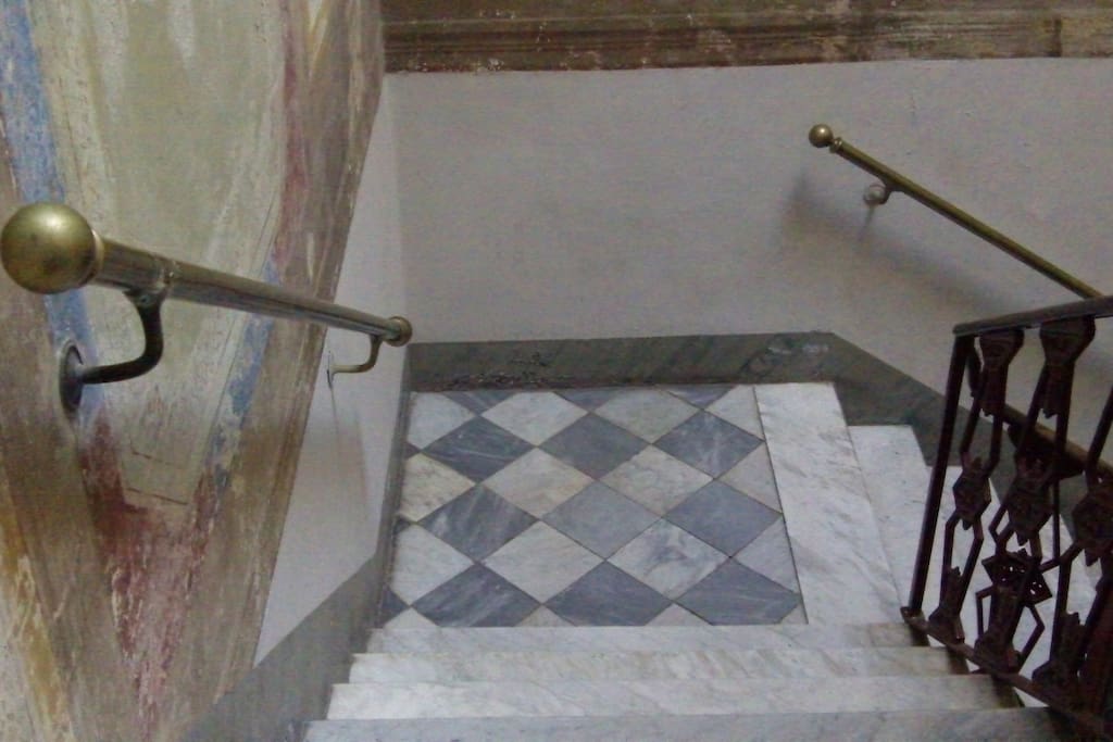 le scale del palazzo