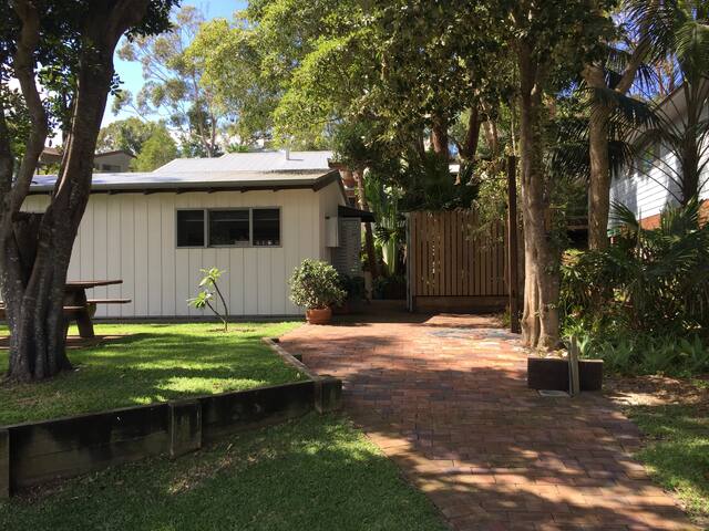 Barefoot Beach house gallery image 5