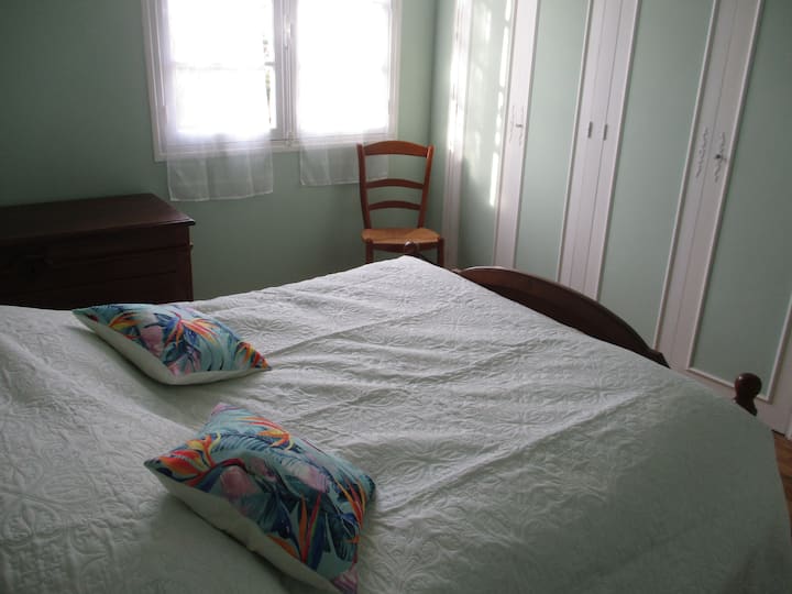 საძინებელი 1