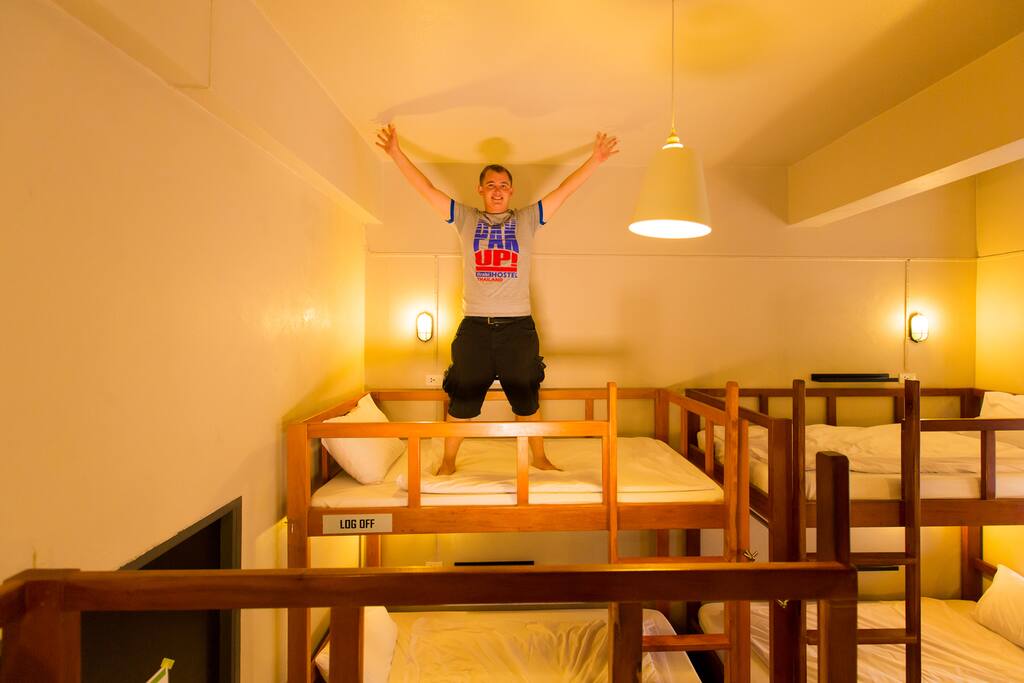 190 cm headroom for the top bunk
