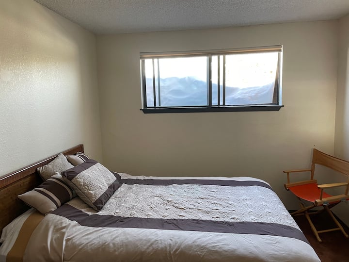 חדר שינה בקומה התחתונה