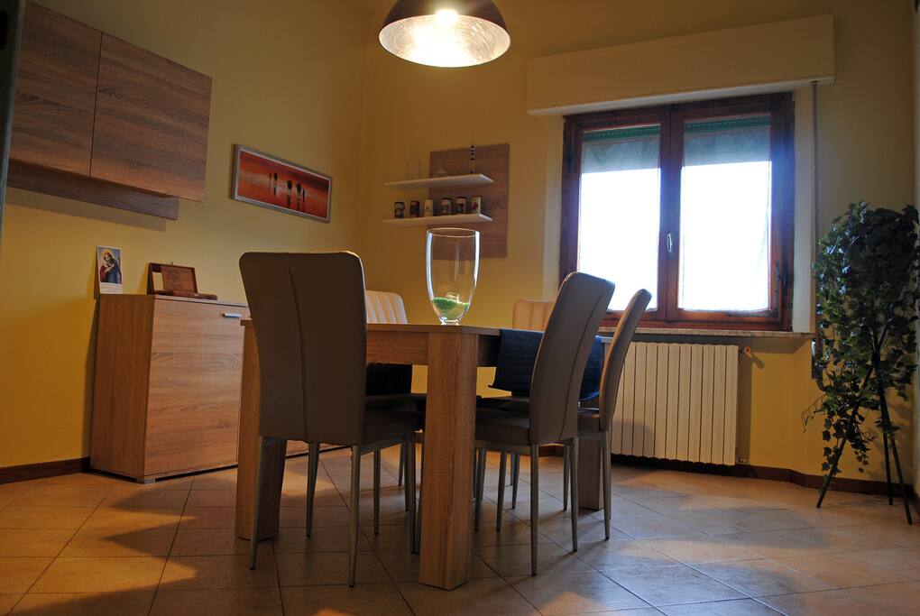 Sala pranzo e cucina