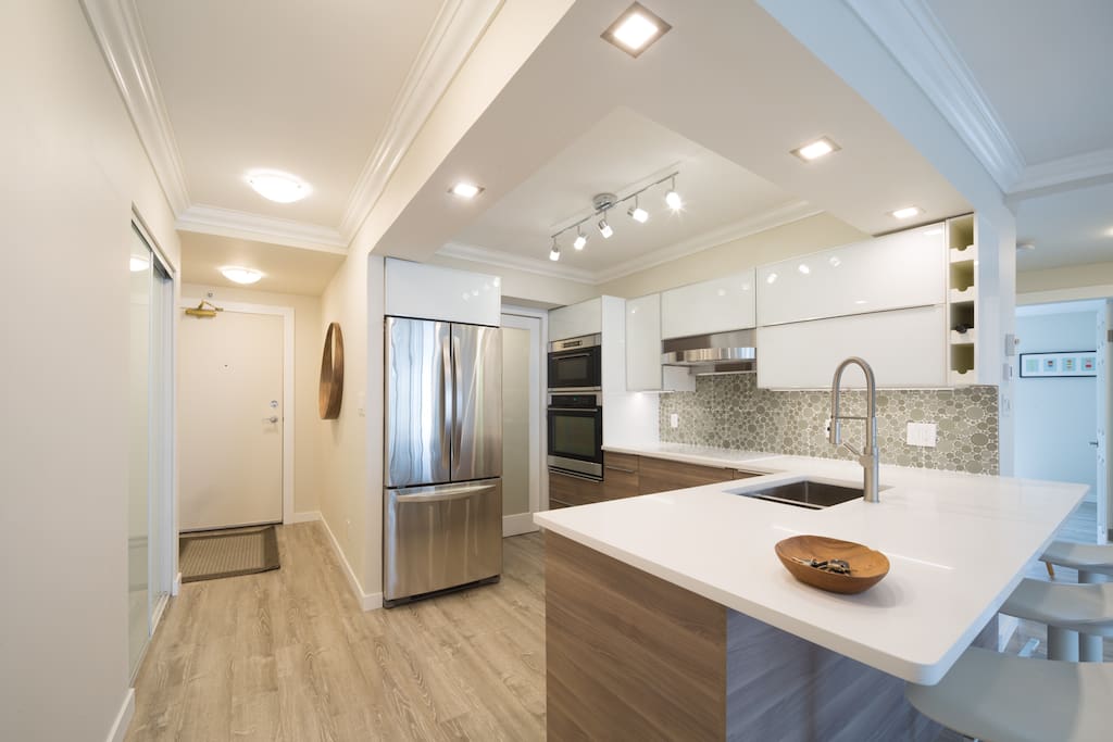 Full-size kitchen and appliances for serious cooks