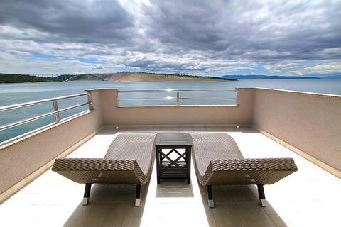 San Marko Lodge Villa - so close to the sea!