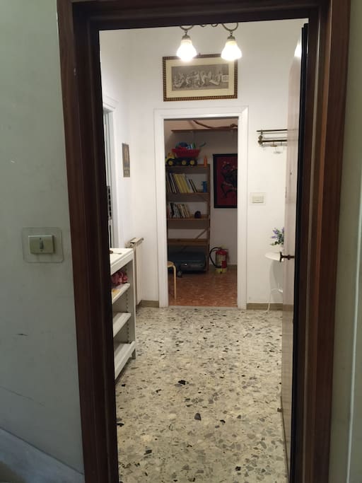 L'ingresso dell'appartamento.