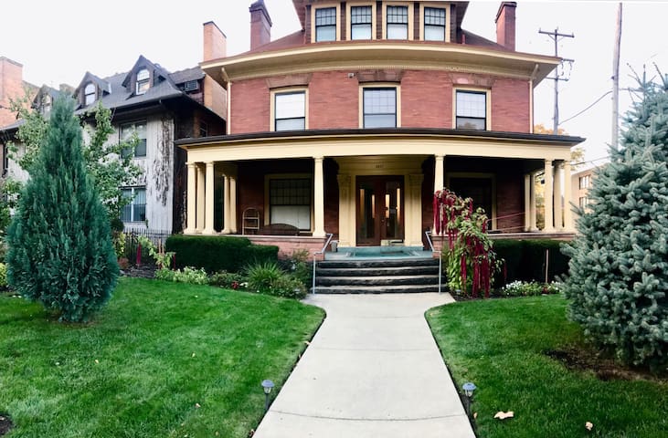 Airbnb 5833 Ellsworth Ave Vacation Rentals Places To