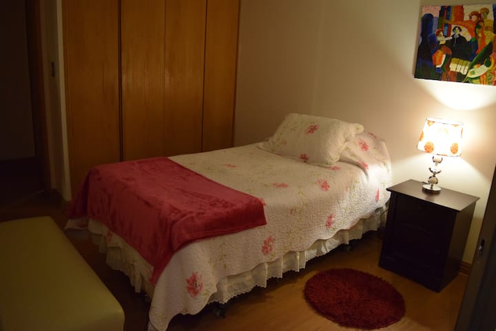 Cozy room Las Condes Metro Manquehue 2