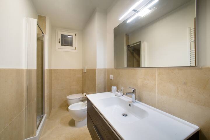 Keys of Italy-13Apo1-Deluxe 2bdr by Ponte Vecchio gallery image 4