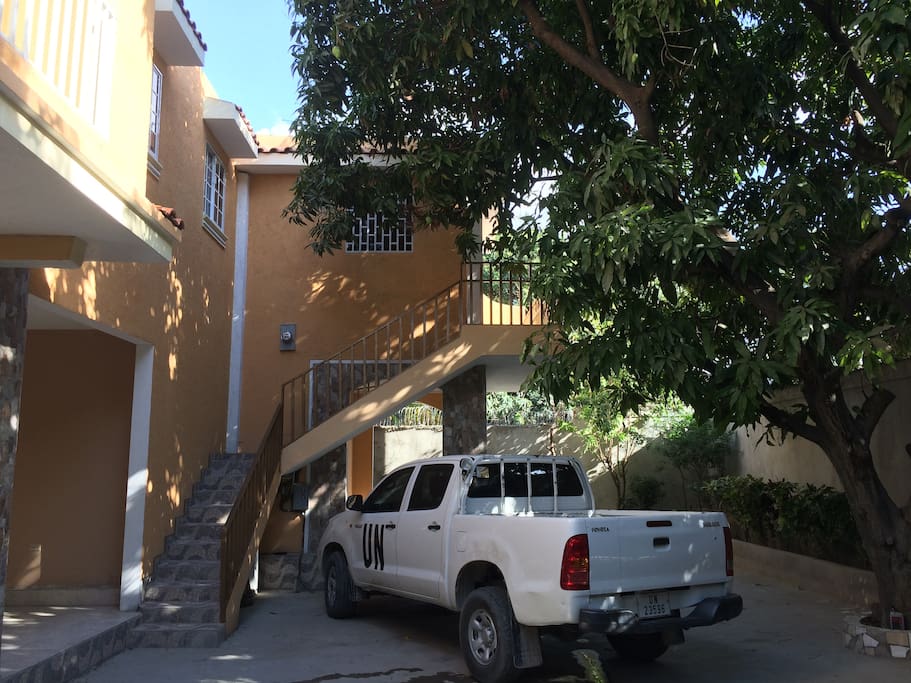 The right side of the House