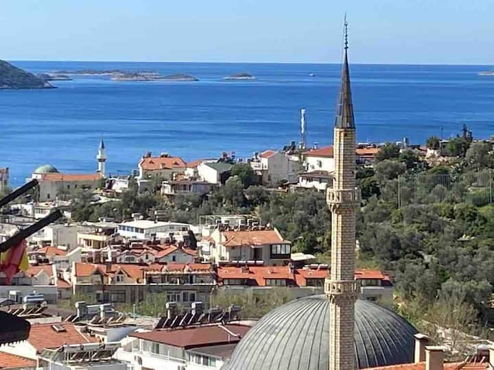 1.kaş Merkezde Uygun Fiyatlı Geniş Aile Apartı - Kaş