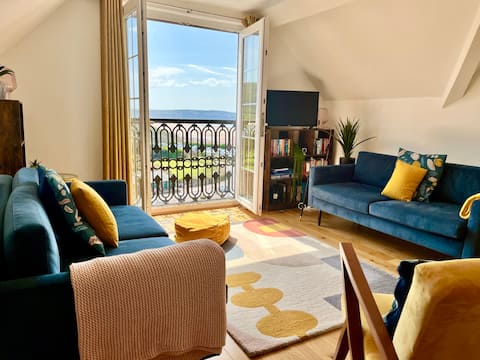 Popular Airbnb listing: Amazing beach front 3 bed flat, 2min from sea in Mortehoe