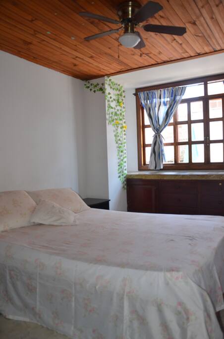 The building has a mix colonial-Gaudi style, with natural wood and materials. It is very fresh, as the rest of the building.