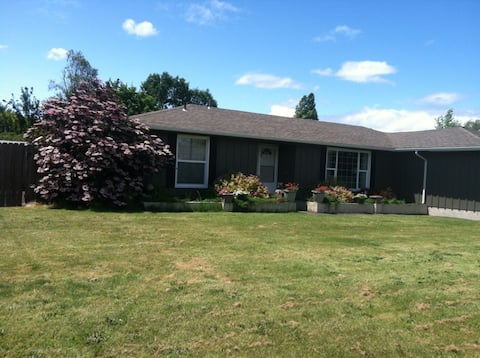 Great home in Albany OR, 15 miles from OSU