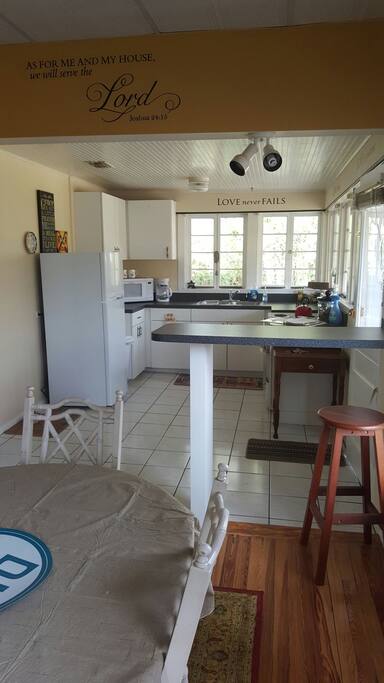 Open dinning to kitchen