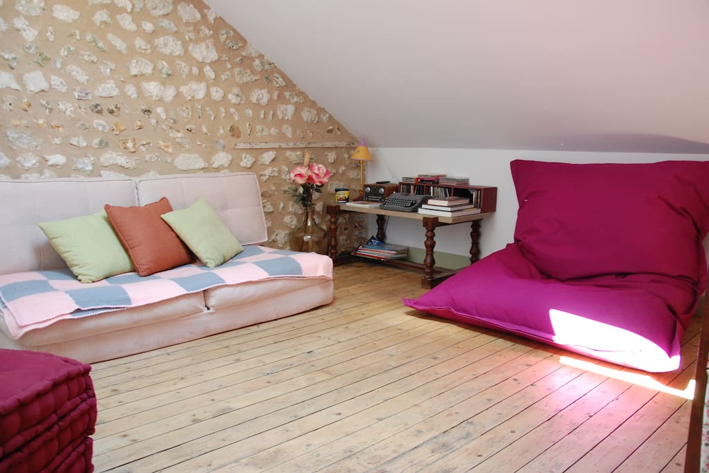 chambre mansardée avec canapé convertible 2 places