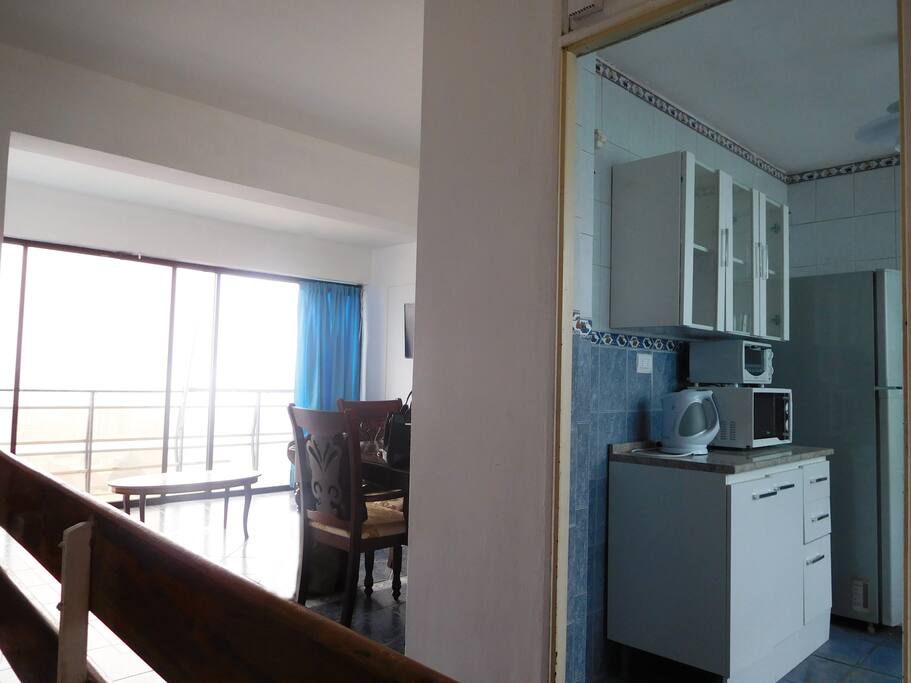 Vista de cocina y comedor estar