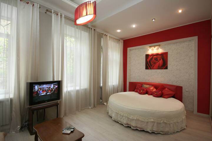 Center Studio with Hot Tub ID 582