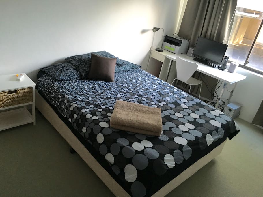 Large and quiet double bedroom, fully furnished