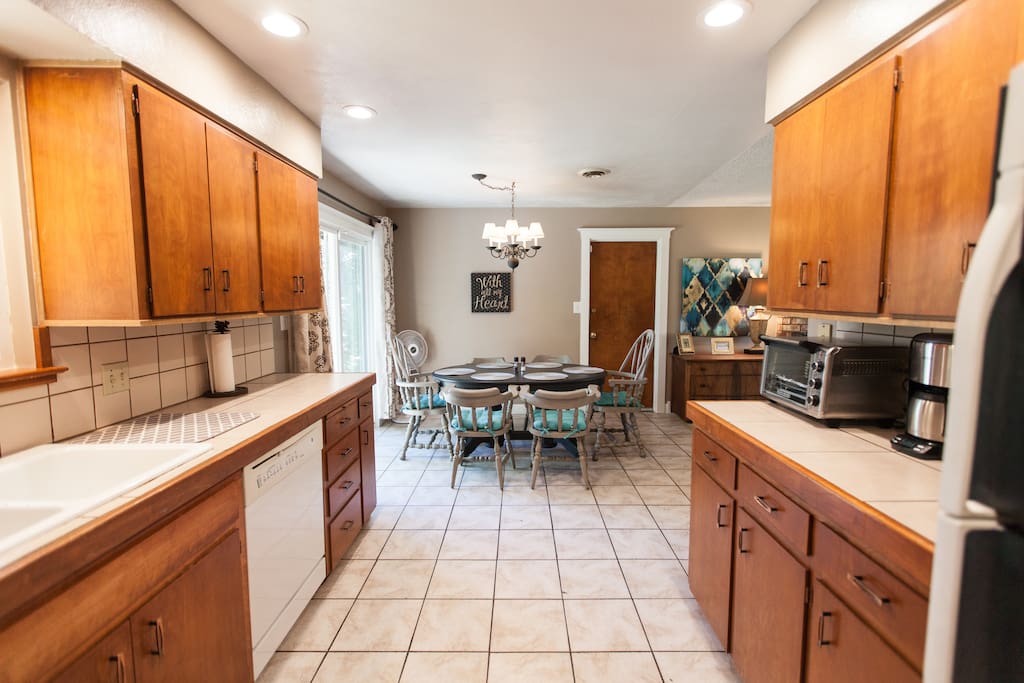 Kitchen/Dining Rooms