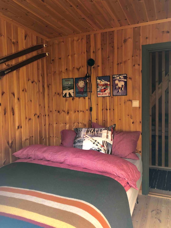 Habitación 1. Cama de 140 cm.