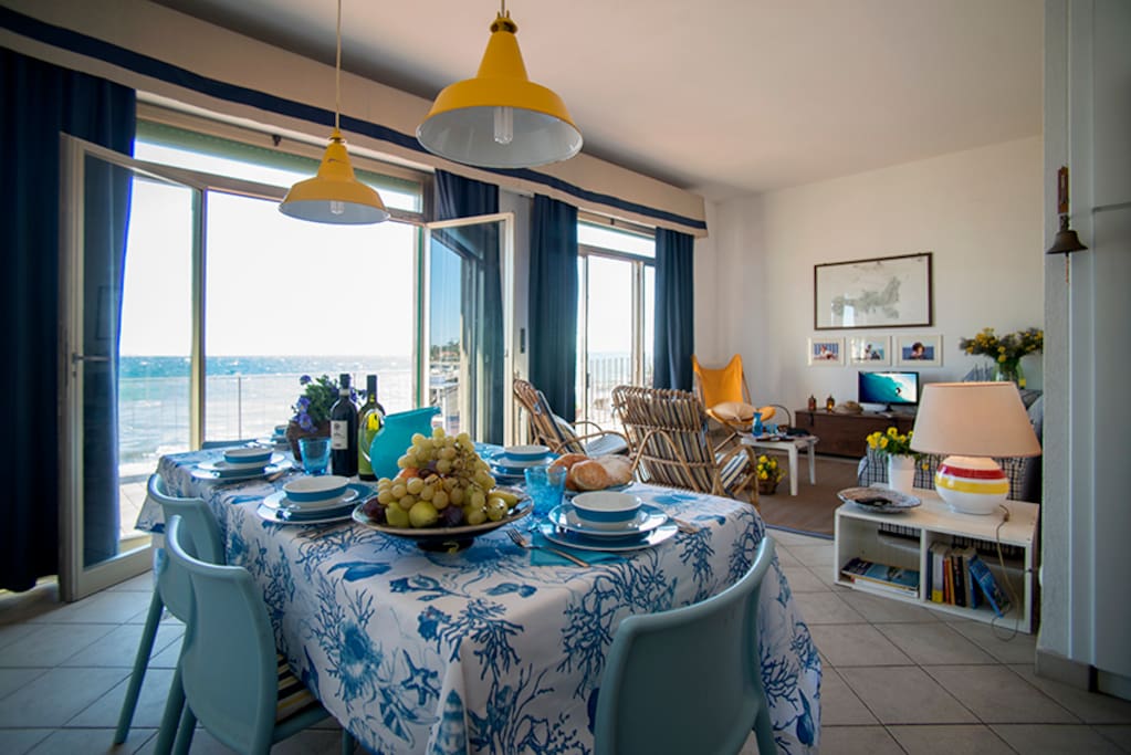 il soggiorno-sala da pranzo