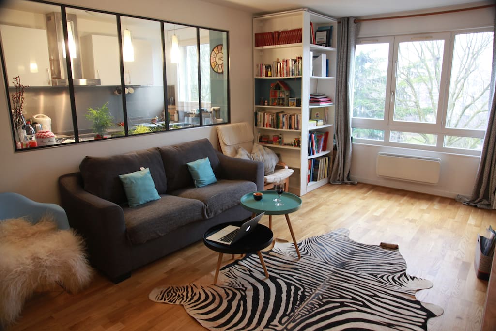 Salon (living room)