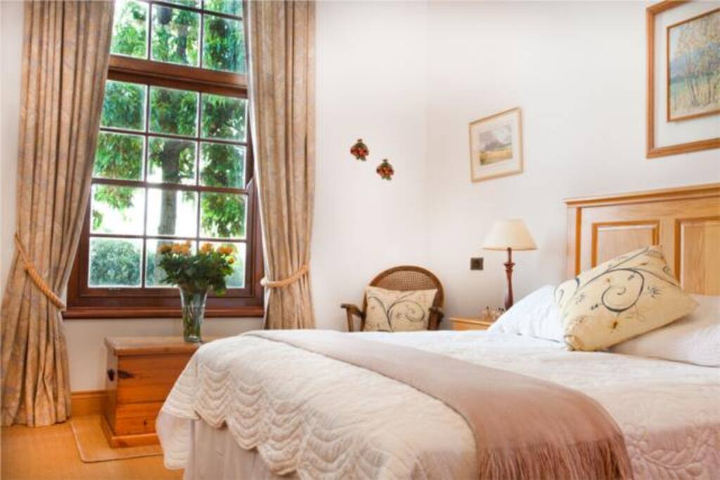 Cottage Main Bedroom