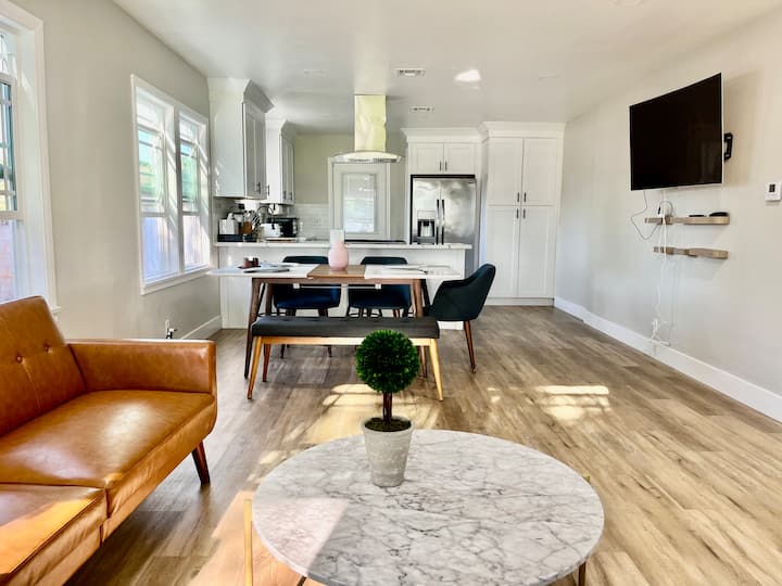 Newly Remodeled Mid-century Style 3 Bedroom Home - Claremont, CA