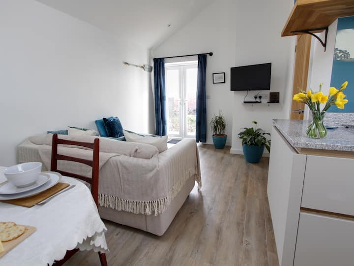 Tregonning View - Lovely Modern Annex For Two - Porthleven